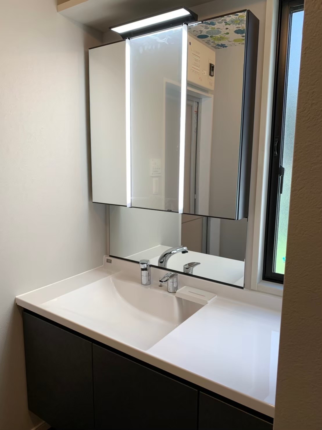 9/6 LIXIL ルミシス　設置